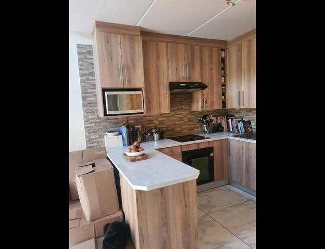 2 BEDROOM TOWNHOUSE FOR SALE IN HONEY PARK